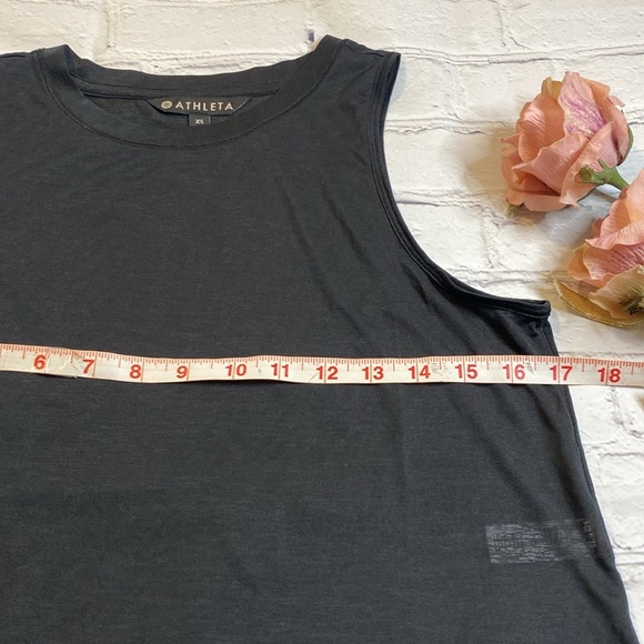 Athleta Ultimate Muscle Tank - Picture 8 of 9